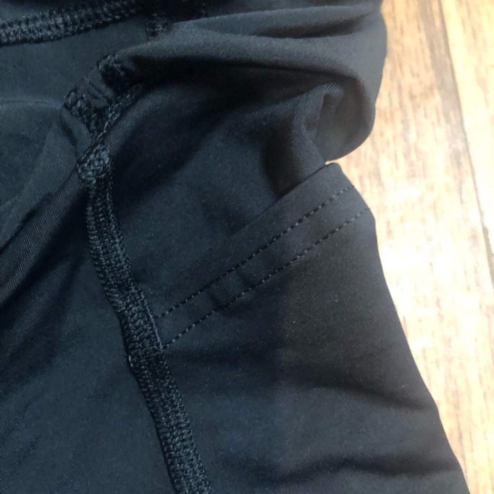 Lululemon Black Athletic Skort with Embroidered Gator Logo - Picture 8 of 11